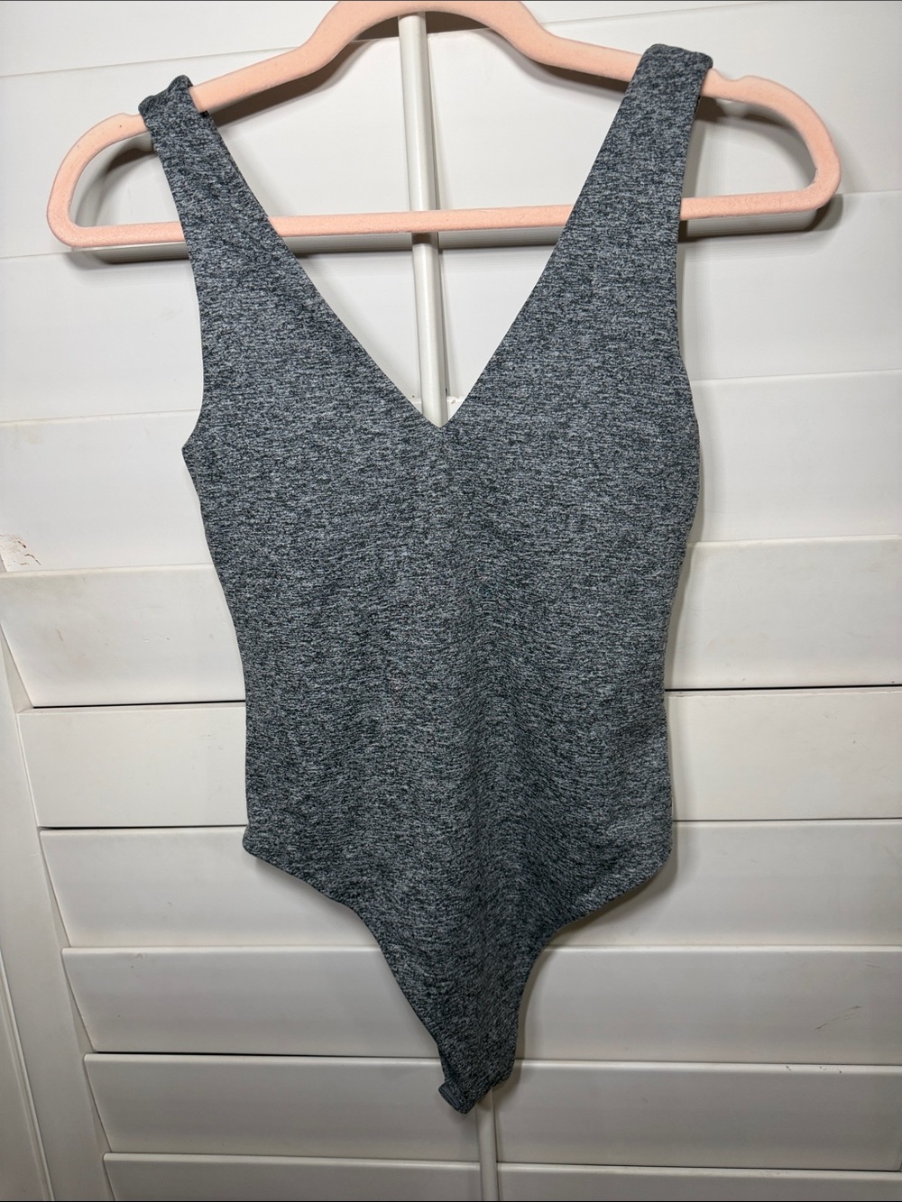 Vuori Women’s Grey V-Neck Ribbed Bodysuit